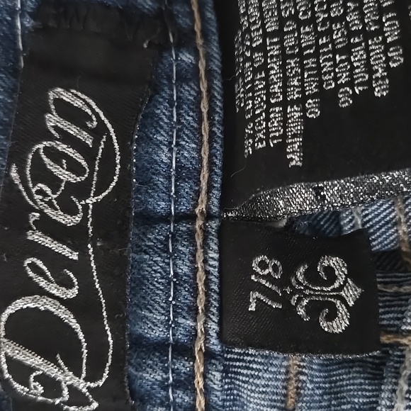 Dereon Denim Jeans with Aqua Embroidery - Picture 3 of 8